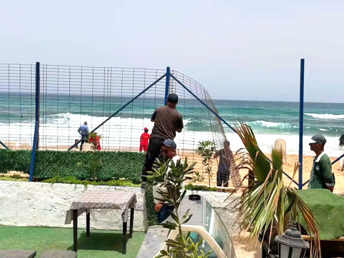 La commune s’attaque aux extensions illicites sur la plage