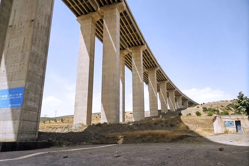 Un nouveau pont en chantier sur un axe stratégique