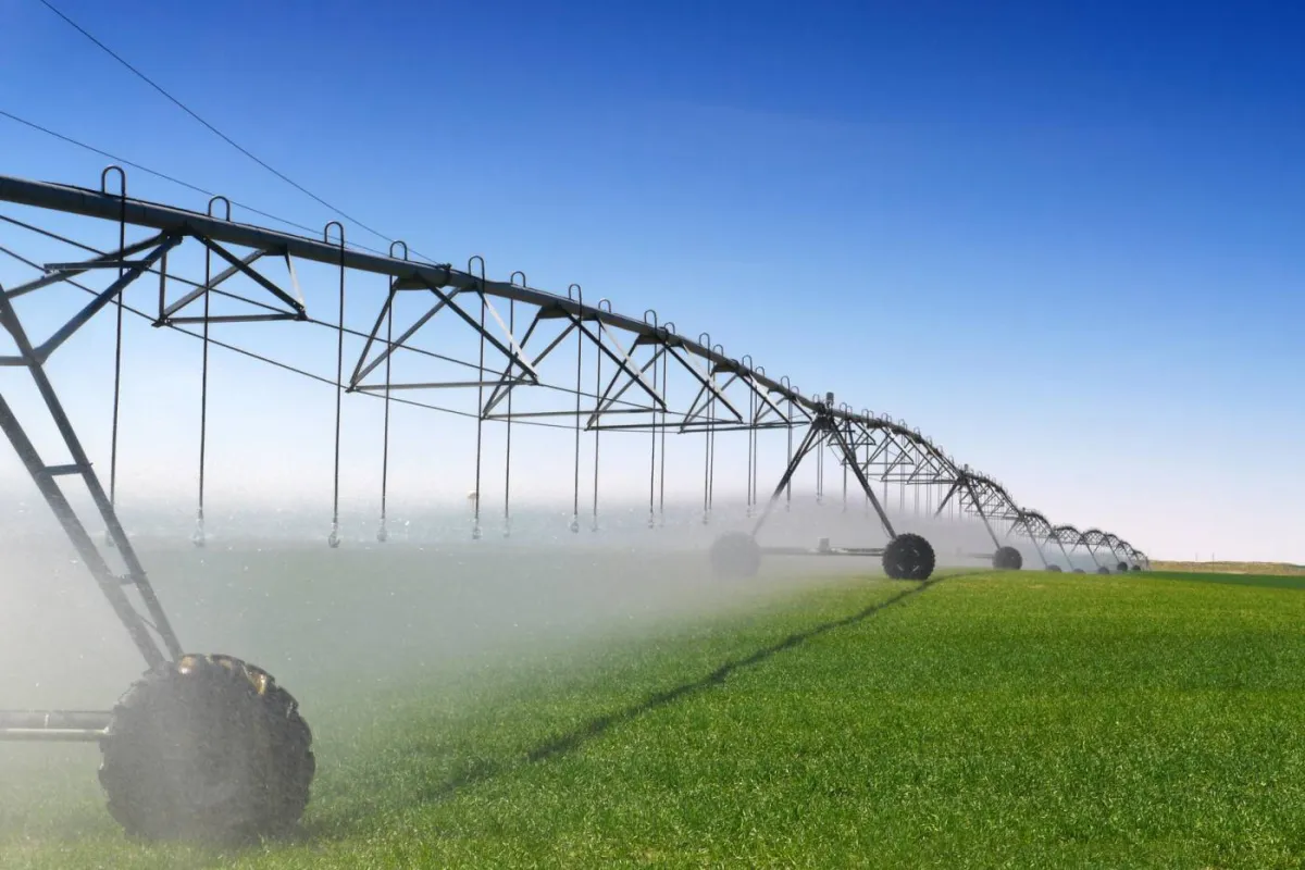 Des équipements dirrigation pour les agriculteurs