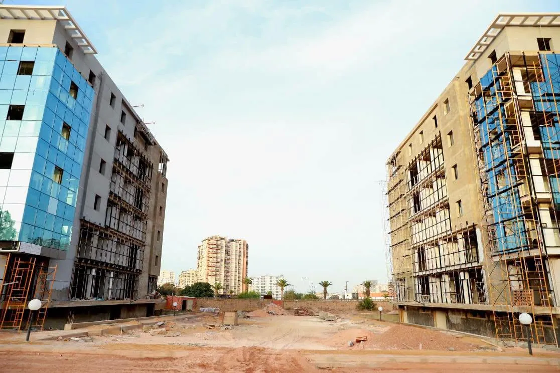 Deux centres des impôts en chantier