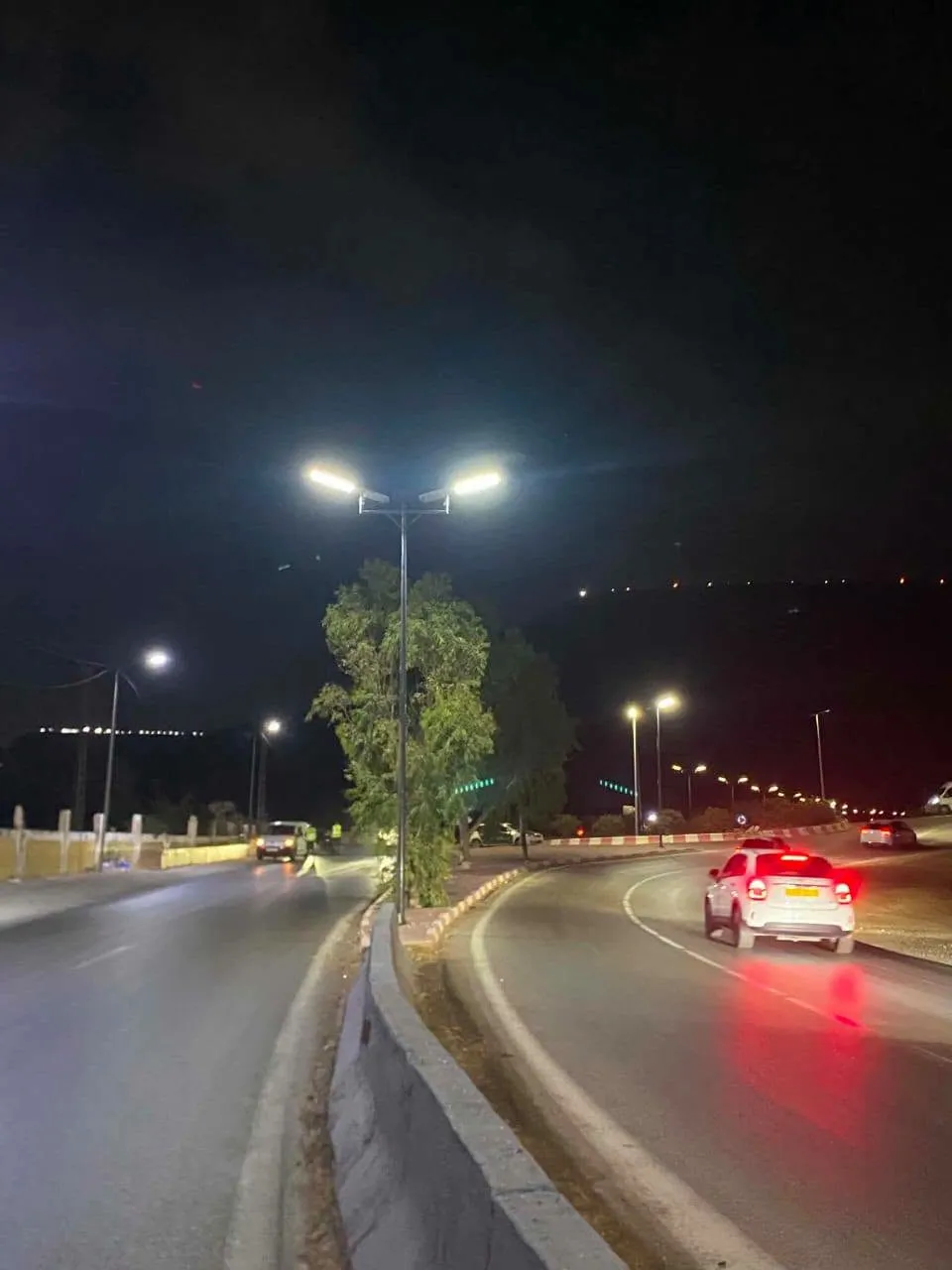 Installation de nouveaux candélabres solaires  