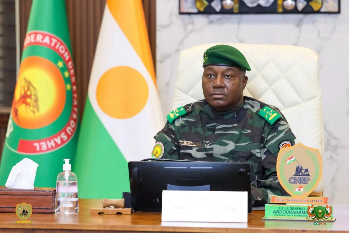 Le Niger accuse la France      