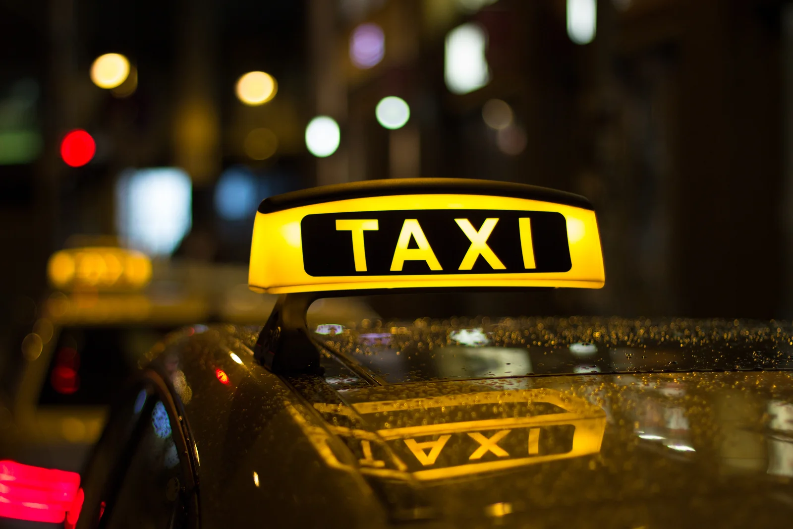 70 chauffeurs de taxi ont comparu devant la commission des sanctions