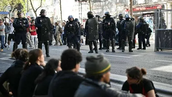 Une semaine noire en perspective  