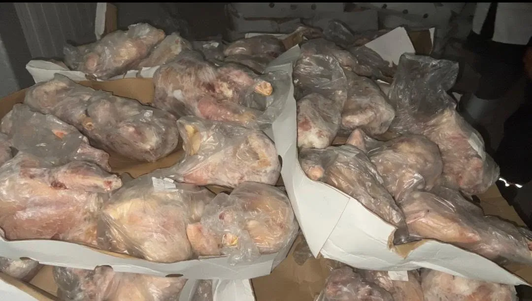 165 kg de poulet impropre saisis  